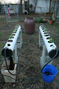 hydroponik abbildung 1 naehrstofffilmtechnik mit einfachem pumpensystem